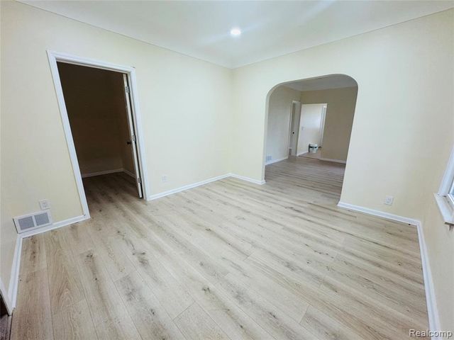 42 E Henry Street, River Rouge, MI 48218