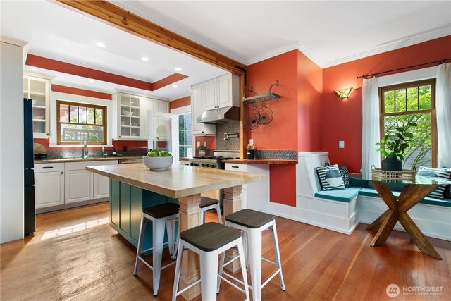2141 7th Avenue W, Seattle, WA 98119