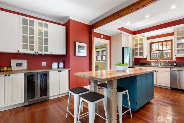 2141 7th Avenue W, Seattle, WA 98119