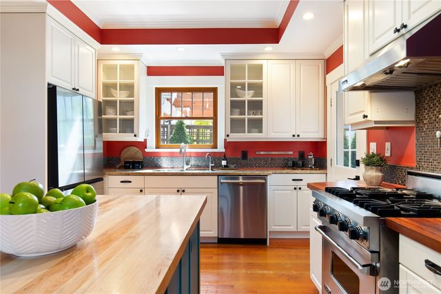 2141 7th Avenue W, Seattle, WA 98119