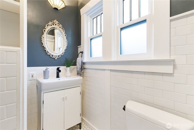 2141 7th Avenue W, Seattle, WA 98119