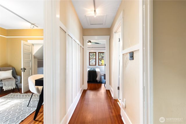 2141 7th Avenue W, Seattle, WA 98119