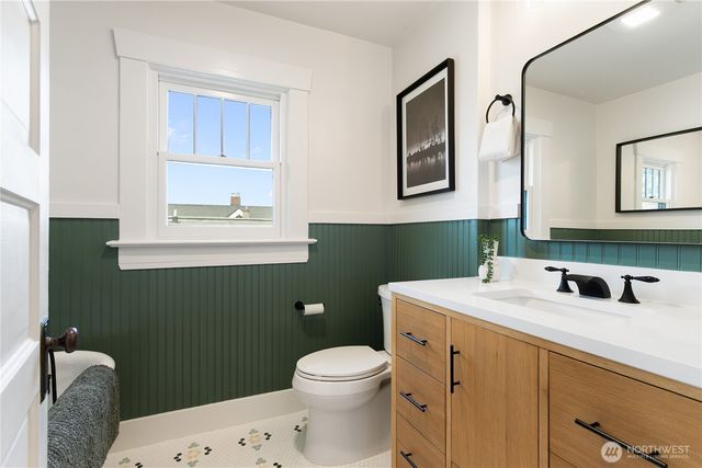 2141 7th Avenue W, Seattle, WA 98119
