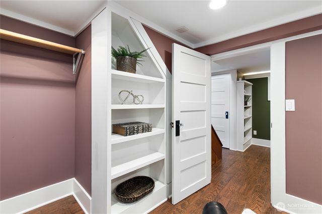 2141 7th Avenue W, Seattle, WA 98119