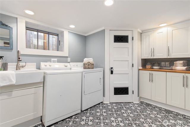 2141 7th Avenue W, Seattle, WA 98119