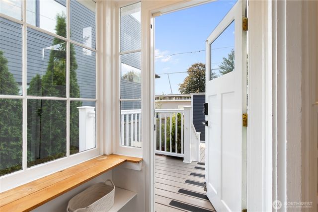 2141 7th Avenue W, Seattle, WA 98119
