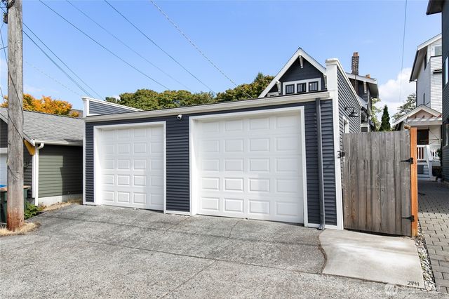 2141 7th Avenue W, Seattle, WA 98119