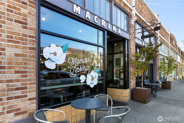 2141 7th Avenue W, Seattle, WA 98119