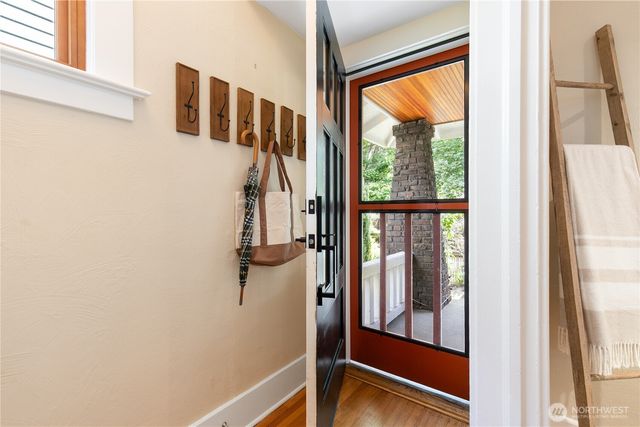 2141 7th Avenue W, Seattle, WA 98119