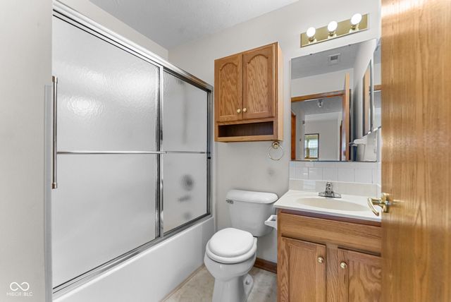 1633 Vidalia Court, Greenwood, IN 46143