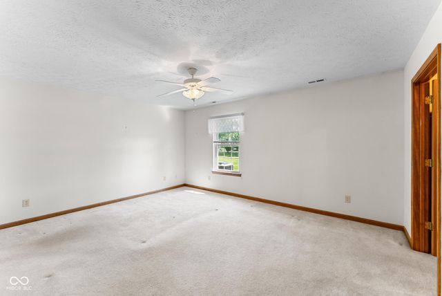 1633 Vidalia Court, Greenwood, IN 46143