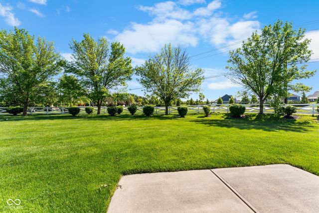 1633 Vidalia Court, Greenwood, IN 46143