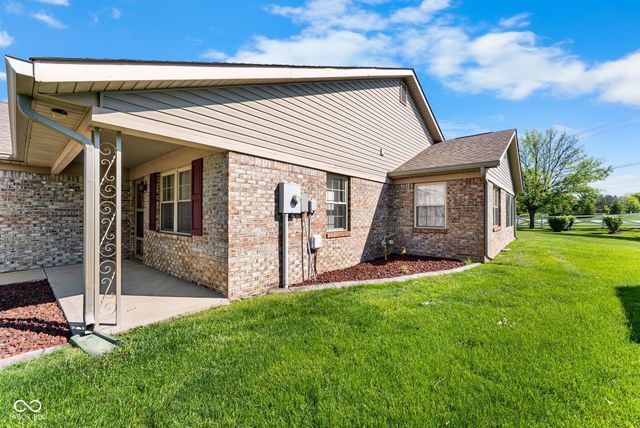 1633 Vidalia Court, Greenwood, IN 46143