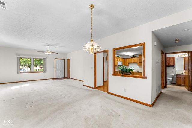 1633 Vidalia Court, Greenwood, IN 46143