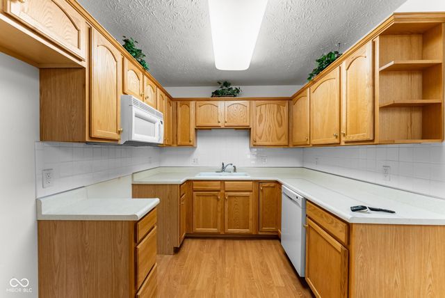 1633 Vidalia Court, Greenwood, IN 46143