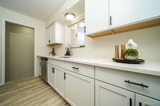 14670 Shirley Avenue, Warren, MI 48089