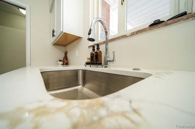 14670 Shirley Avenue, Warren, MI 48089