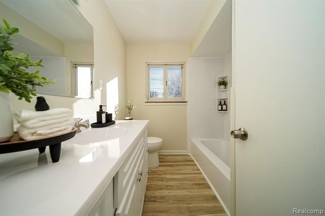 14670 Shirley Avenue, Warren, MI 48089