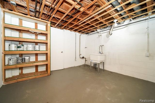 14670 Shirley Avenue, Warren, MI 48089