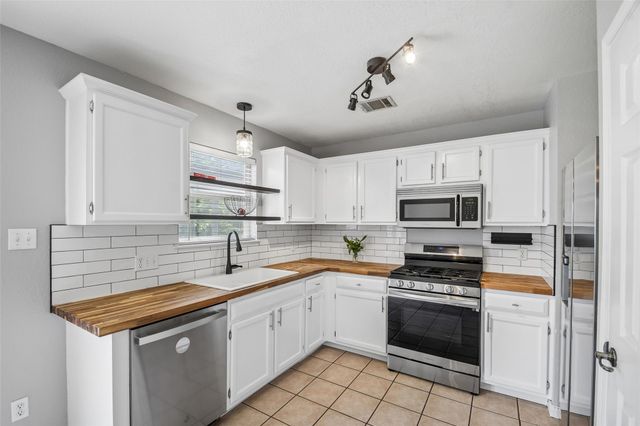 1110 Brashear LN, Cedar Park, TX 78613