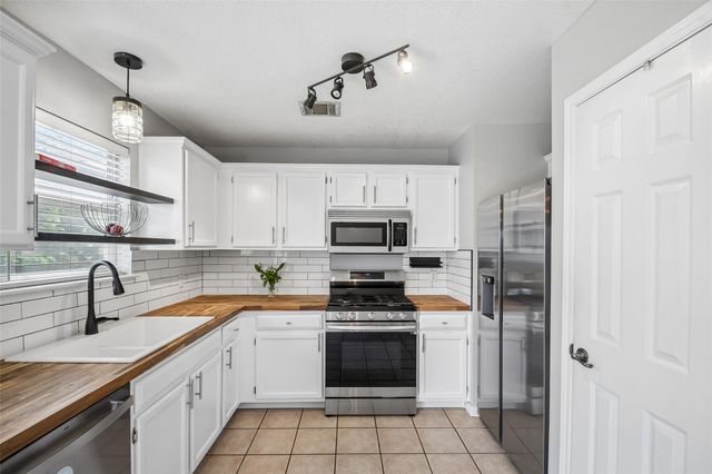 1110 Brashear LN, Cedar Park, TX 78613