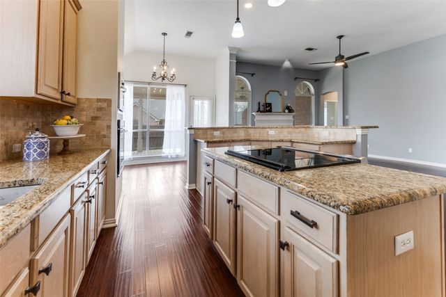 2106 Fair Oaks Circle, Corinth, TX 76210