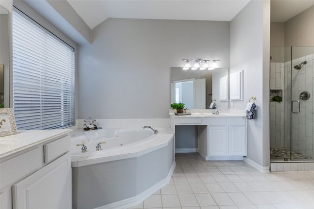 2106 Fair Oaks Circle, Corinth, TX 76210