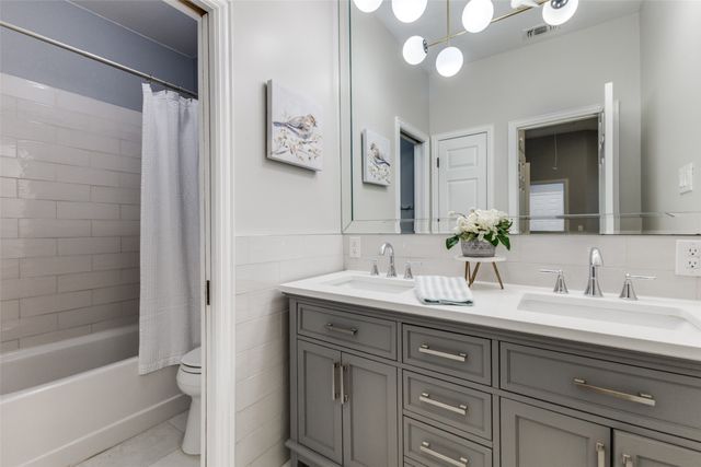 2106 Fair Oaks Circle, Corinth, TX 76210