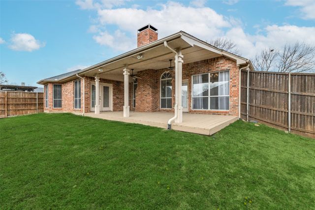 2106 Fair Oaks Circle, Corinth, TX 76210