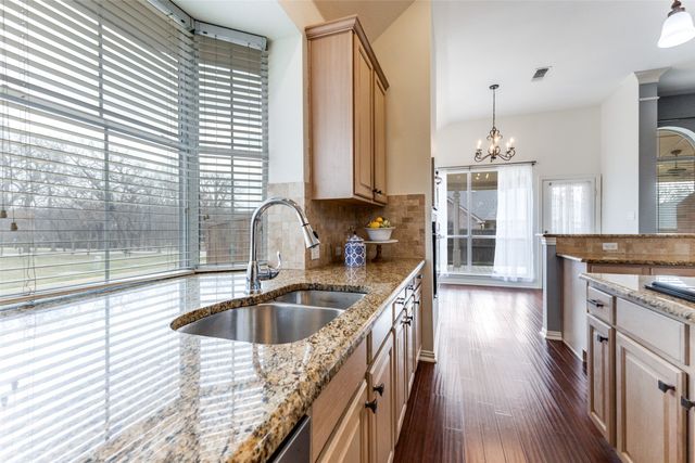 2106 Fair Oaks Circle, Corinth, TX 76210