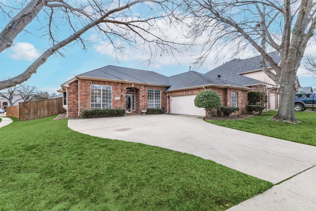 2106 Fair Oaks Circle, Corinth, TX 76210