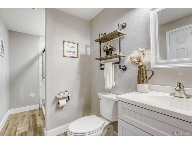 1310 S Duquesne Cir, Aurora, CO 80018