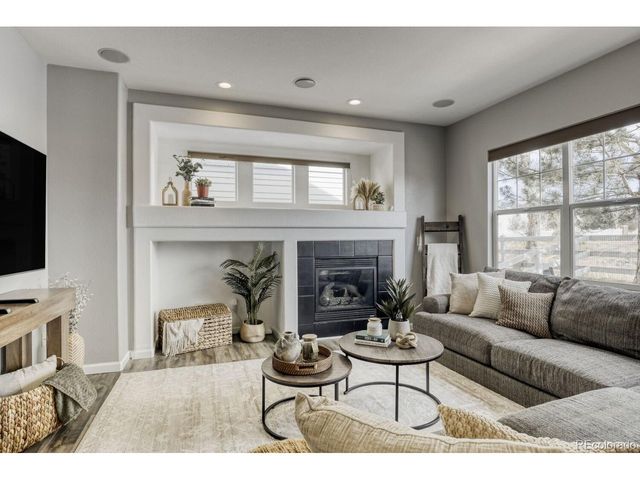 1310 S Duquesne Cir, Aurora, CO 80018