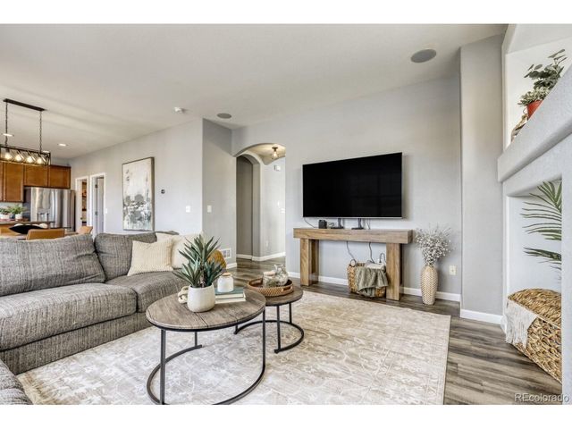 1310 S Duquesne Cir, Aurora, CO 80018