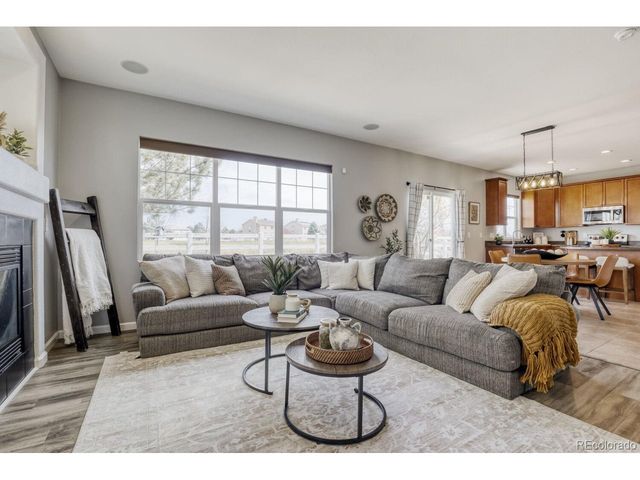 1310 S Duquesne Cir, Aurora, CO 80018