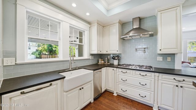 1405 CHALLEN Avenue, Jacksonville, FL 32205