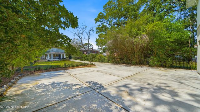 1405 CHALLEN Avenue, Jacksonville, FL 32205