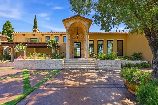 9688 Clos Du Lac Cir, Loomis, CA 95650