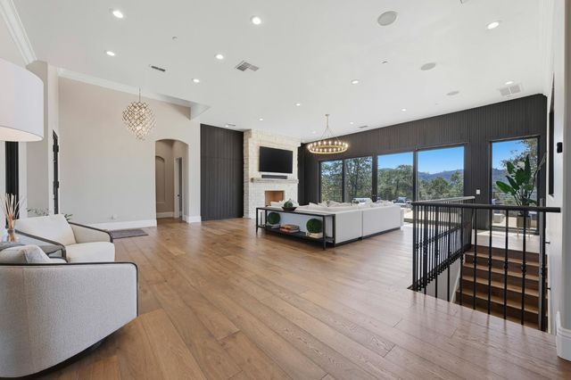 9688 Clos Du Lac Cir, Loomis, CA 95650