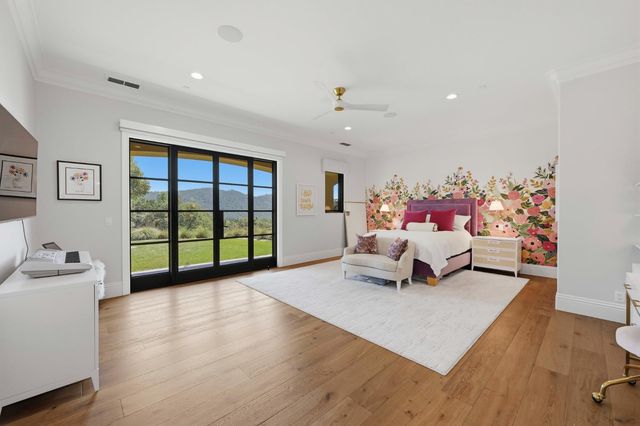 9688 Clos Du Lac Cir, Loomis, CA 95650