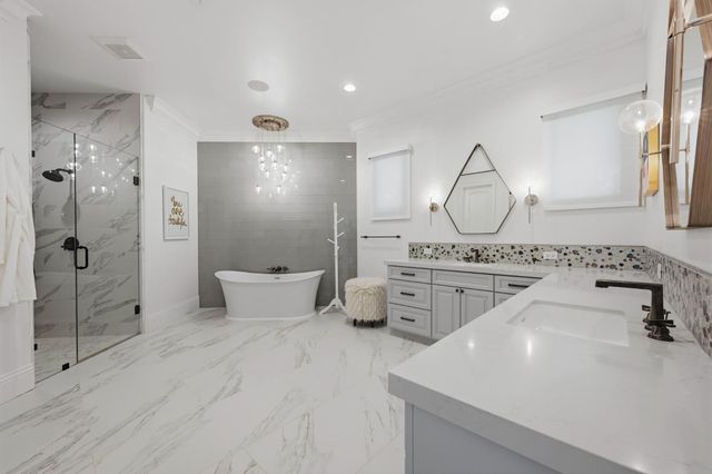 9688 Clos Du Lac Cir, Loomis, CA 95650