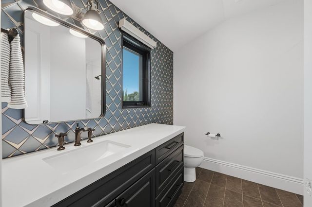 9688 Clos Du Lac Cir, Loomis, CA 95650