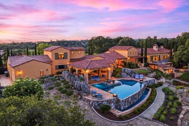 9688 Clos Du Lac Cir, Loomis, CA 95650