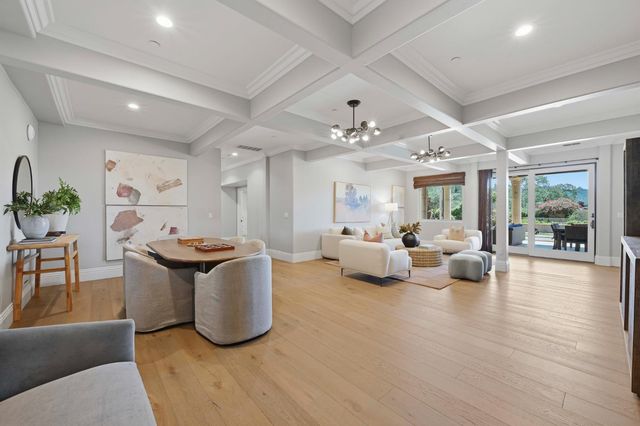 9688 Clos Du Lac Cir, Loomis, CA 95650