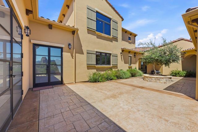 9688 Clos Du Lac Cir, Loomis, CA 95650