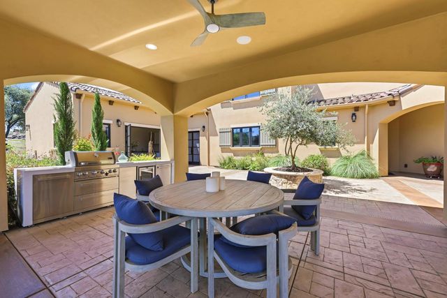9688 Clos Du Lac Cir, Loomis, CA 95650