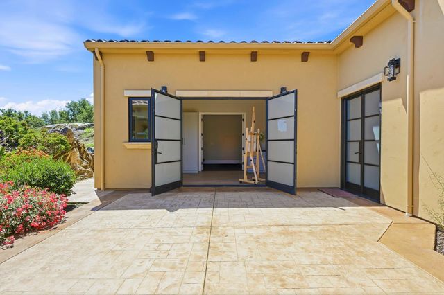 9688 Clos Du Lac Cir, Loomis, CA 95650
