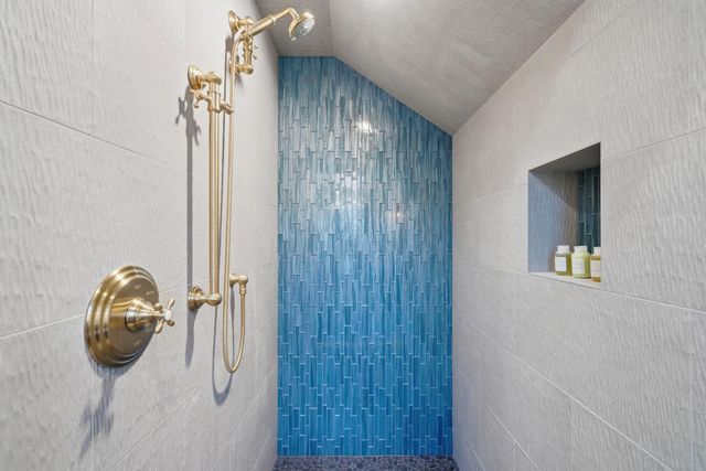 9688 Clos Du Lac Cir, Loomis, CA 95650