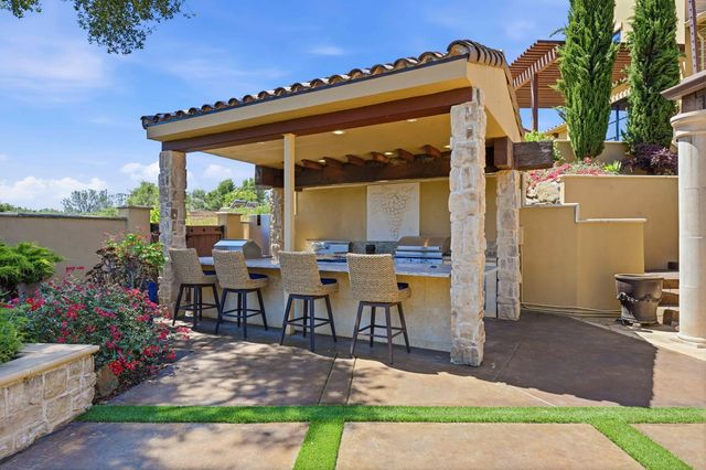 9688 Clos Du Lac Cir, Loomis, CA 95650