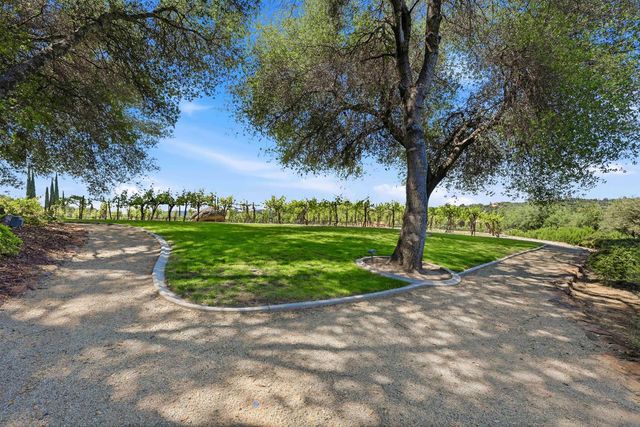 9688 Clos Du Lac Cir, Loomis, CA 95650